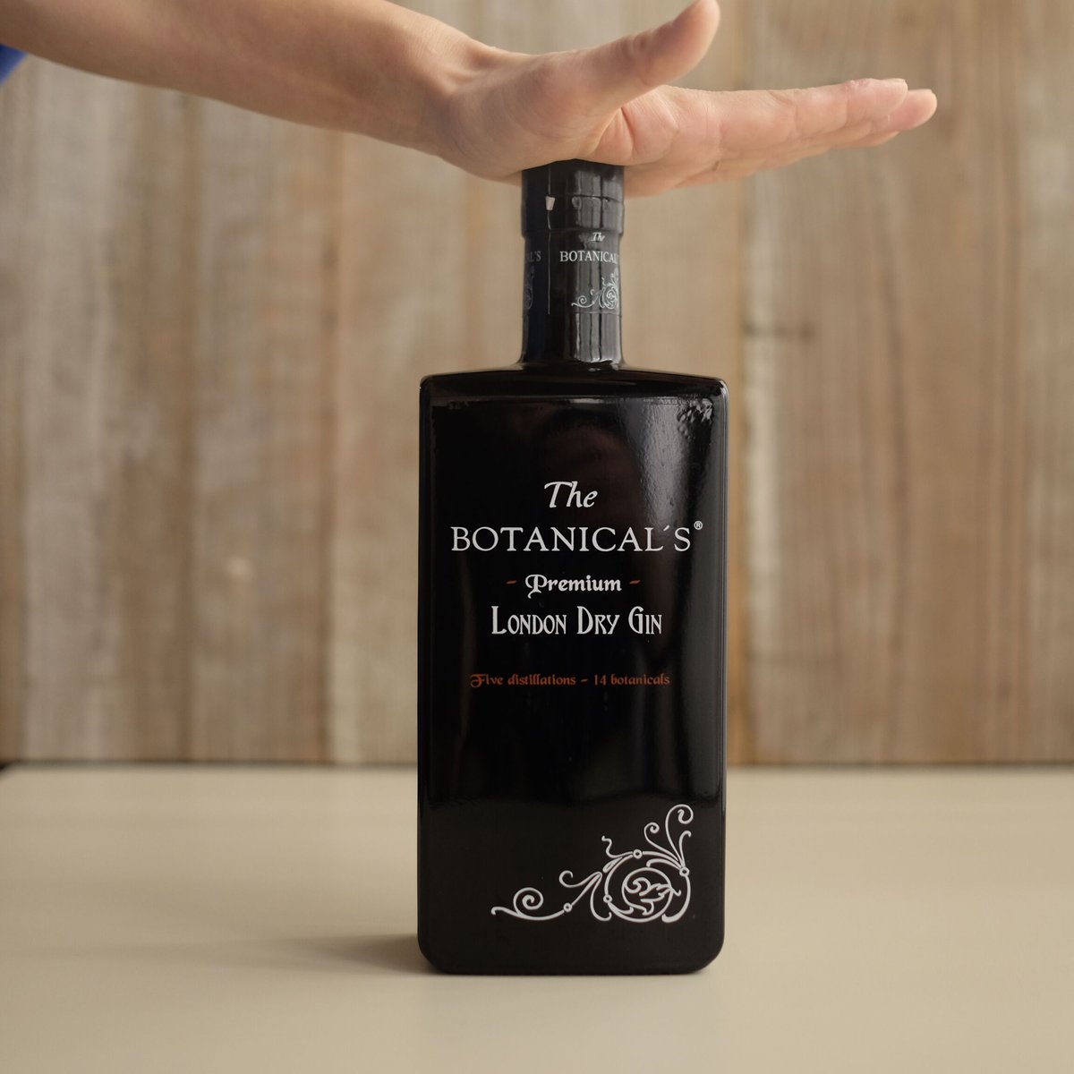 The Botanical S Premium London Dry Gin Gin Bo