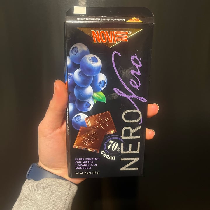 Novi Cioccolato Fondente Con Mirtilli E Granella Di Mandorle Review