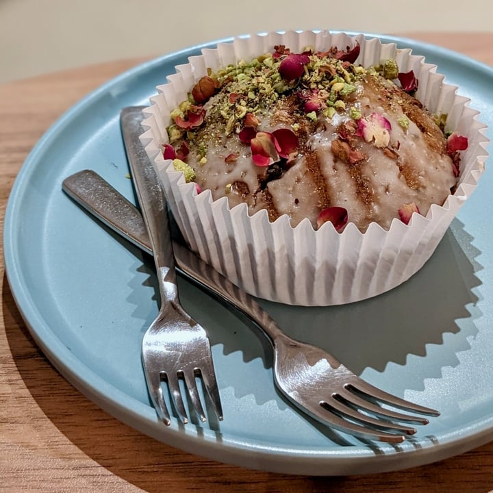 Ws Deli Experience Store Jurong East Singapore Rose Pistachio Cake