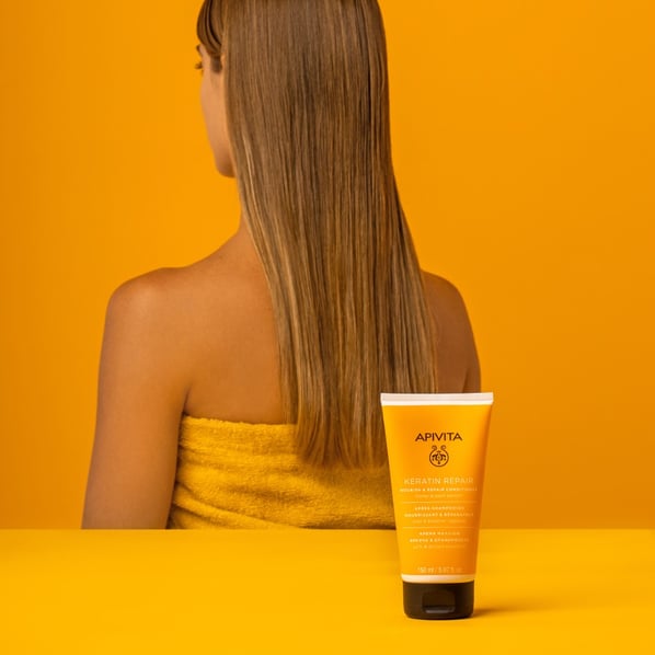 Apivita Keratin Repair Подхранващ и възстановяващ балсам за суха и увредена коса х150 мл