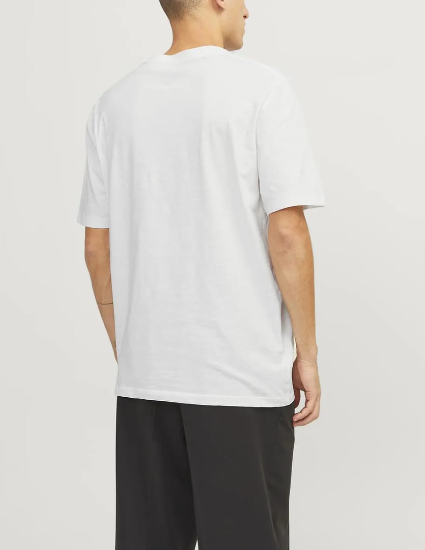 JACK&JONES T-SHIRT ΚΟΝΤΟΜΑΝΙΚΟ ΛΕΥΚΟ ΜΕ ΛΑΙΜΟΚΟΨΗ ΚΑΝΟΝΙΚΗ ΕΦΑΡΜΟΓΗ