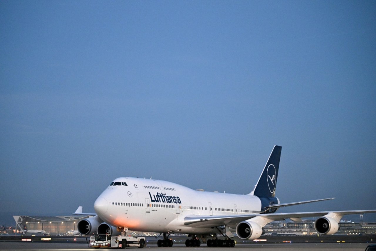Airlines Ground Middle East Flights After Iran Strikes