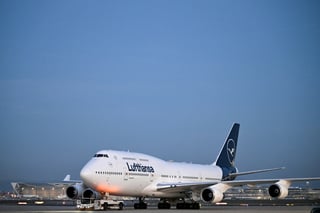 Airlines Ground Middle East Flights After Iran Strikes