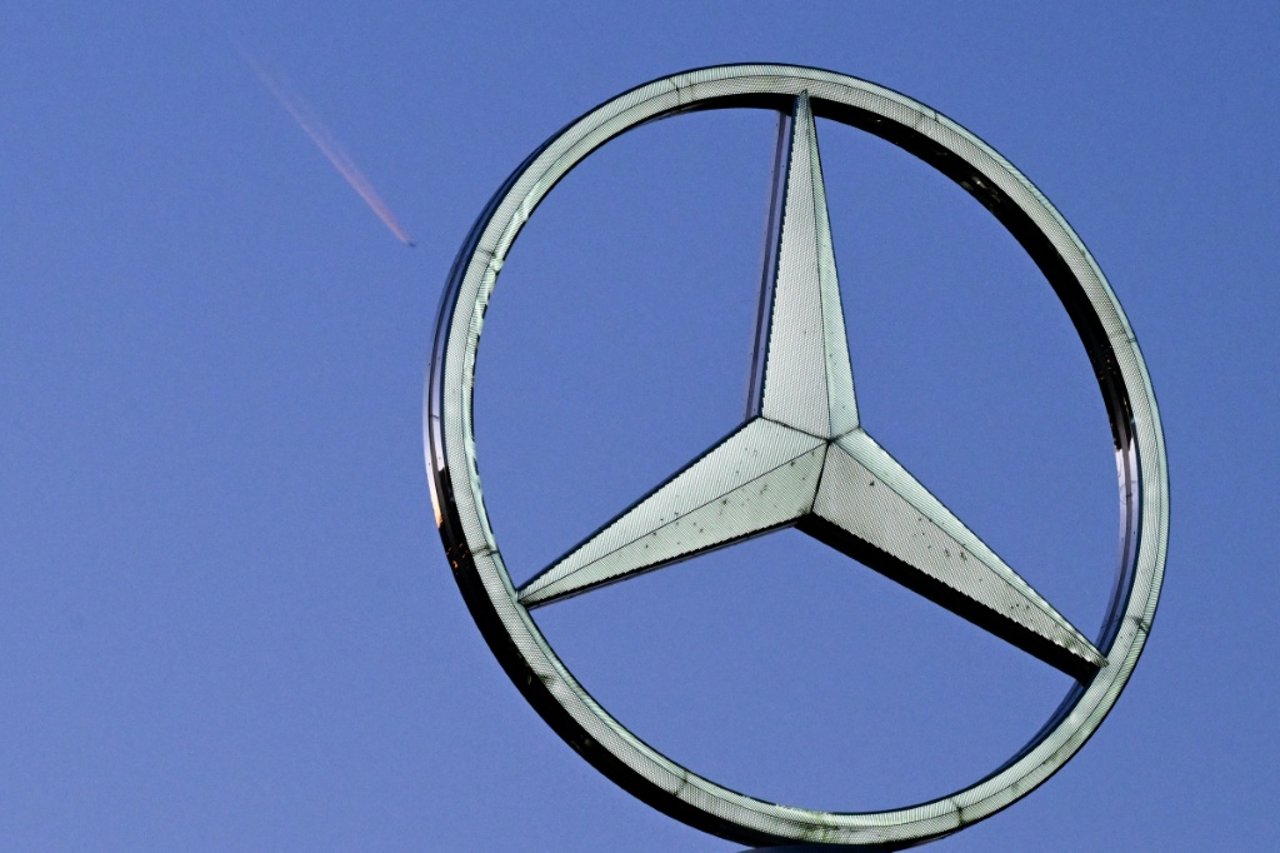 Mercedes-Benz Eyes Diversification Into Defence Amid Europe's Military Push
