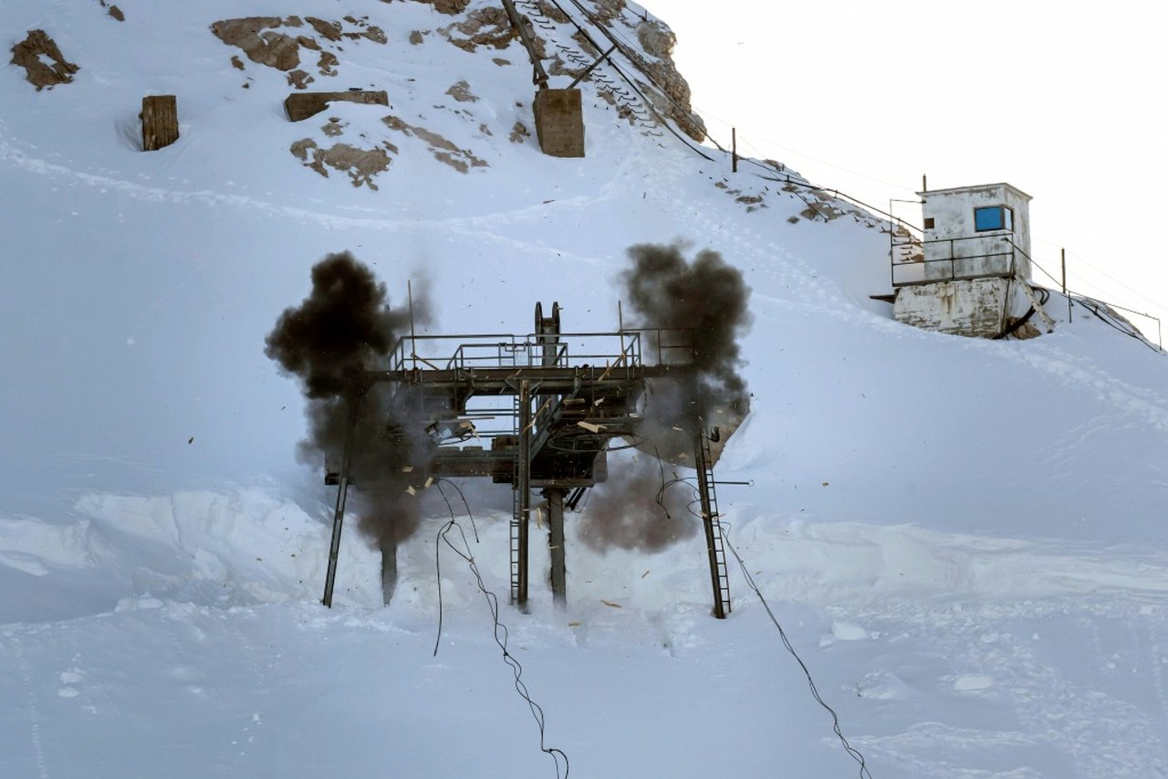 Zugspitze Ski Lift Demolished as Germany's Glaciers Vanish