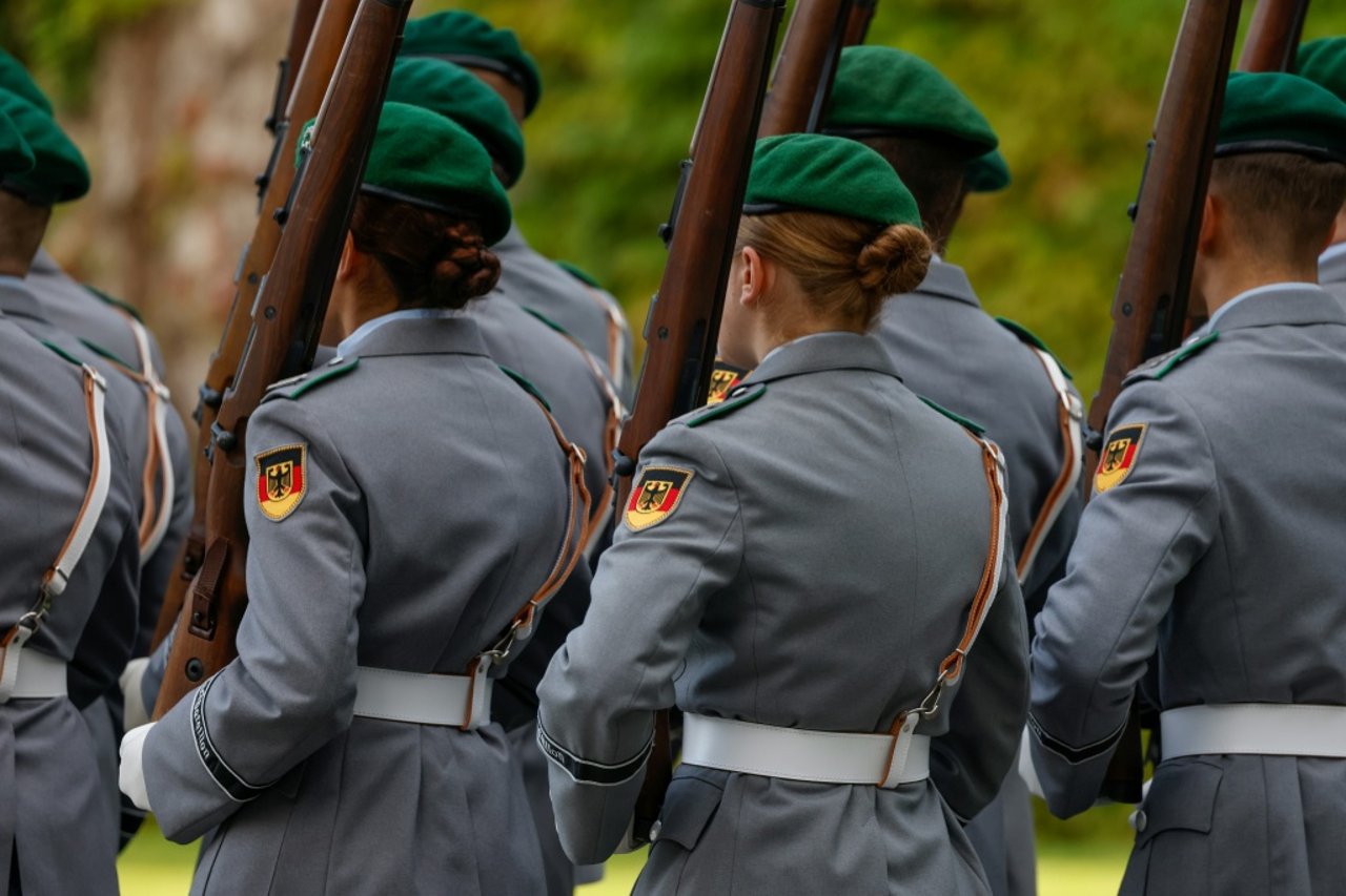 Germany's Bundeswehr Questionnaire: 50% Male Response Rate