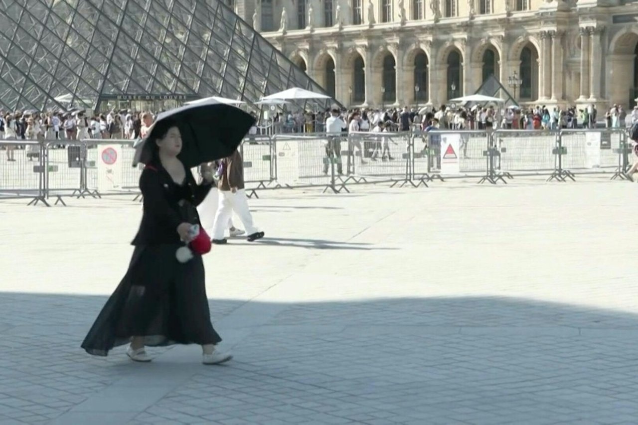 European countries close schools, cancel trains as heatwave set to intensify
