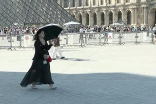European countries close schools, cancel trains as heatwave set to intensify