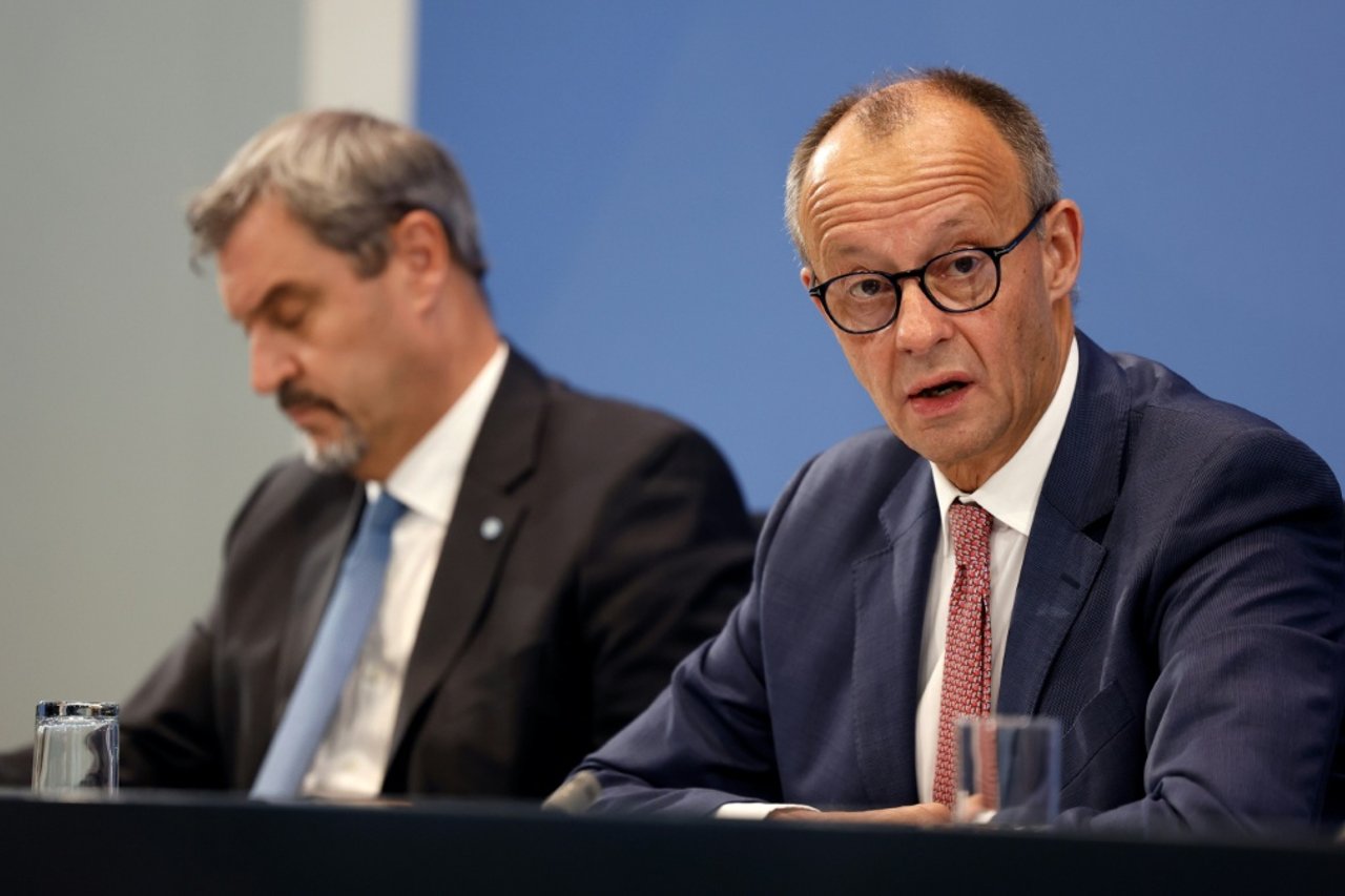 Coalition leaders agree on citizen's benefit sanctions, active pensions and road construction