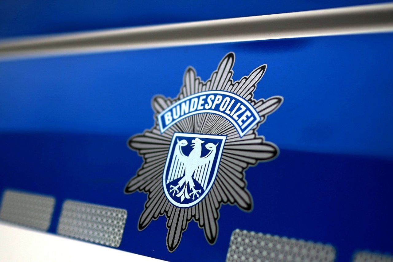Federal Police Launch Mass Raid on Syrian Immigration Fraud Network in Saxony