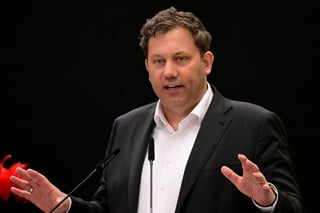 Klingbeil Urges Swift Iran Crisis Resolution at G7 Paris Summit