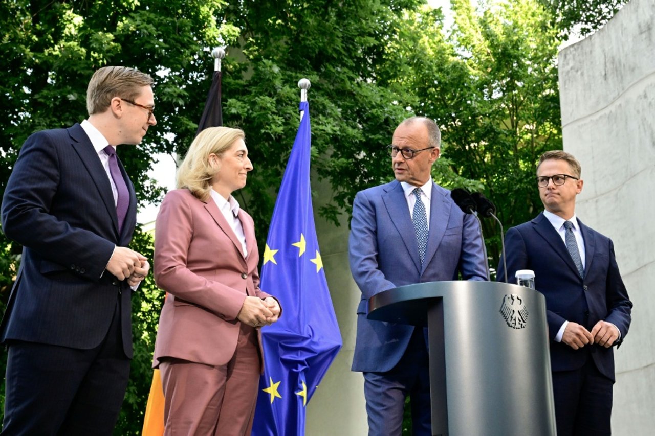 Merz Cabinet Reshuffle: Warken, Linnemann and Amthor Get New Roles