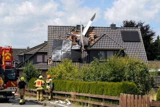 Small Plane Crashes into House in Lower Saxony
