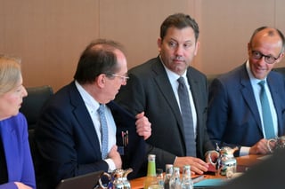 Crafts Association Head Criticizes Government's Hollow Reform Agenda