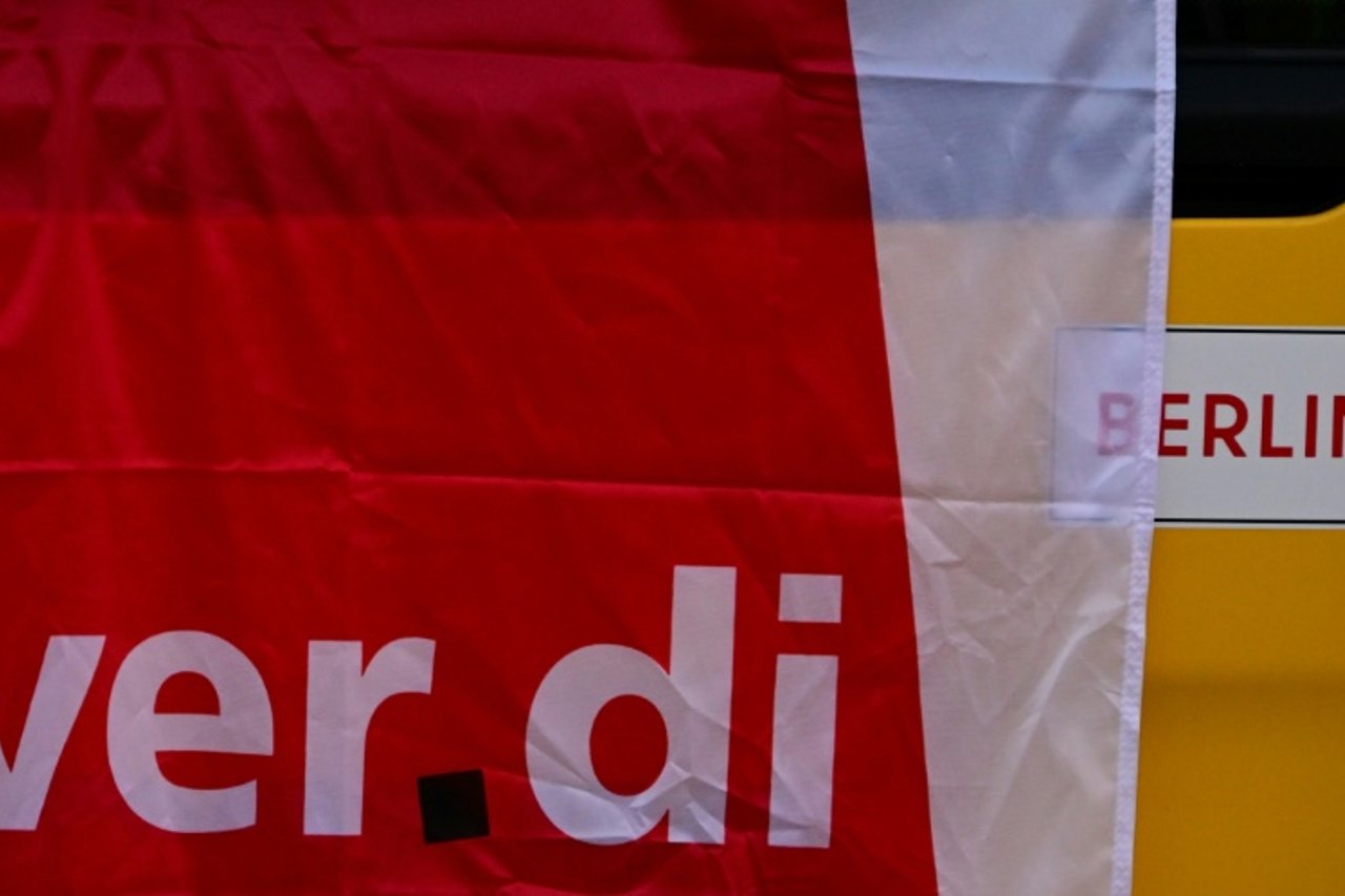 German States End Wage Dispute with New Deal