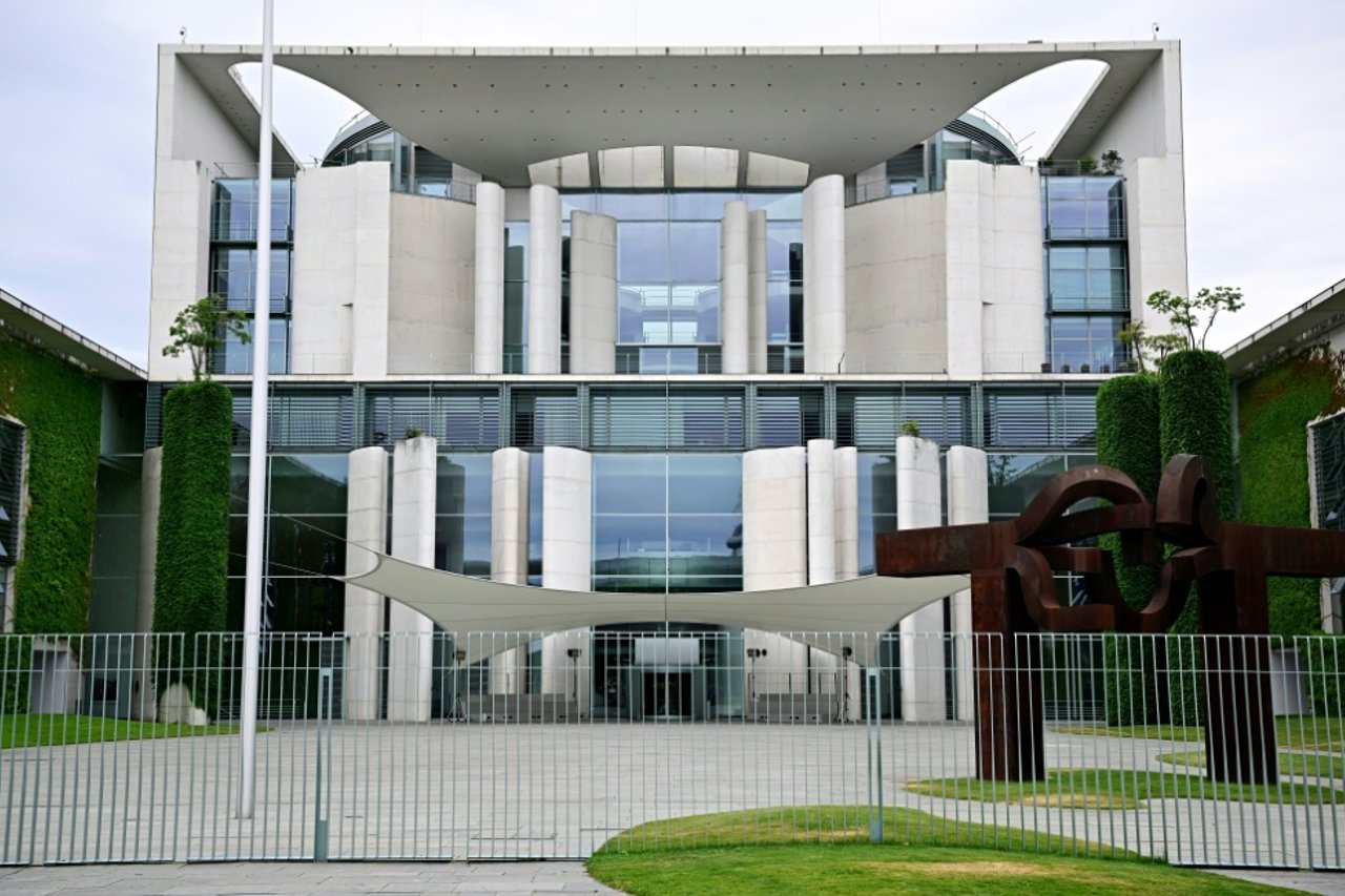 Coalition Agrees on Tax, Pension and Labour Reform Package