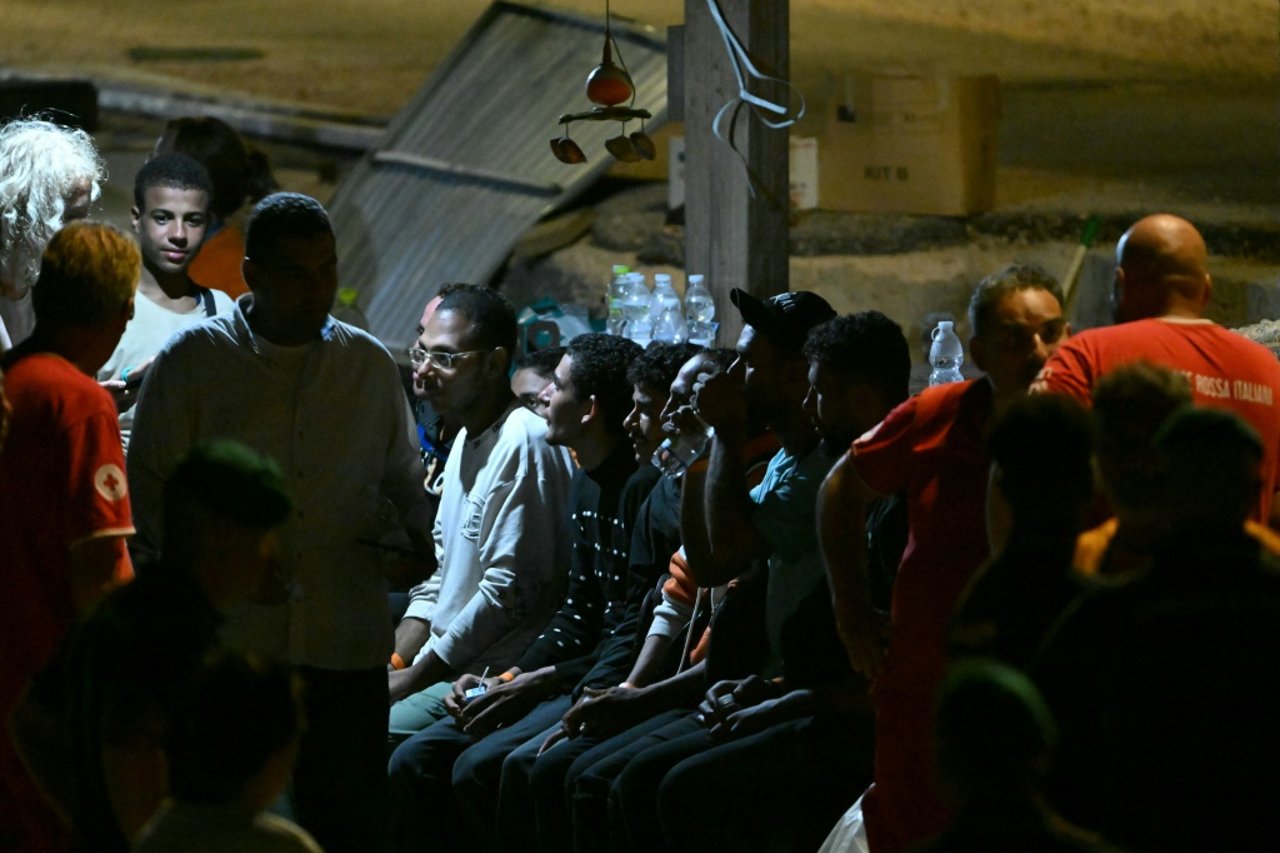 Who will take 30,000 asylum seekers? EU talks hit early roadblock