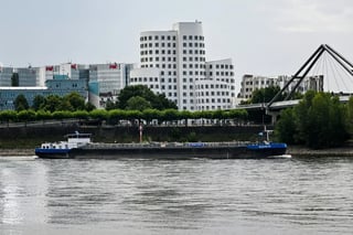 Düsseldorf bans swimming in the Rhine