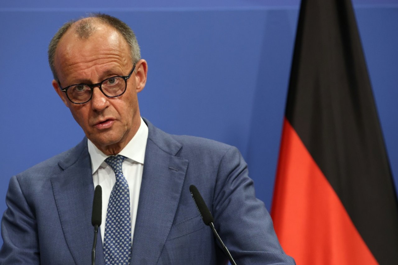 Merz Rejects US Intervention in Cuba, Urges Diplomatic Solution