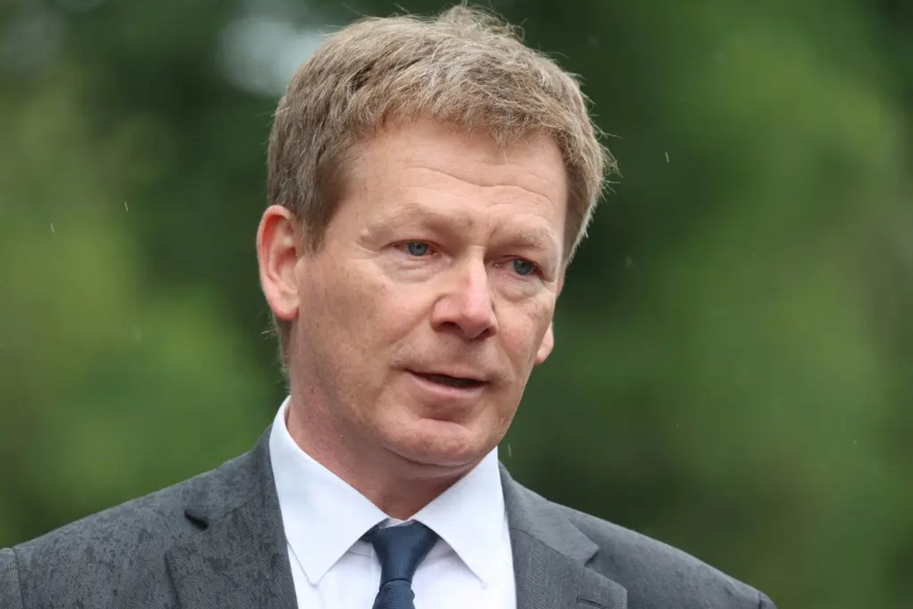  Transport Minister Schnieder fires Deutsche Bahn CEO Lutz