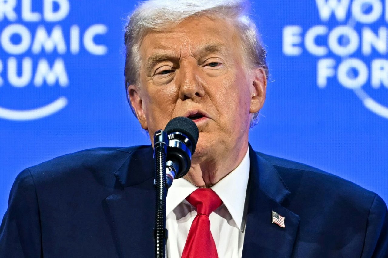 Trump Announces NATO Arctic Deal, Withdraws Planned EU Tariffs
