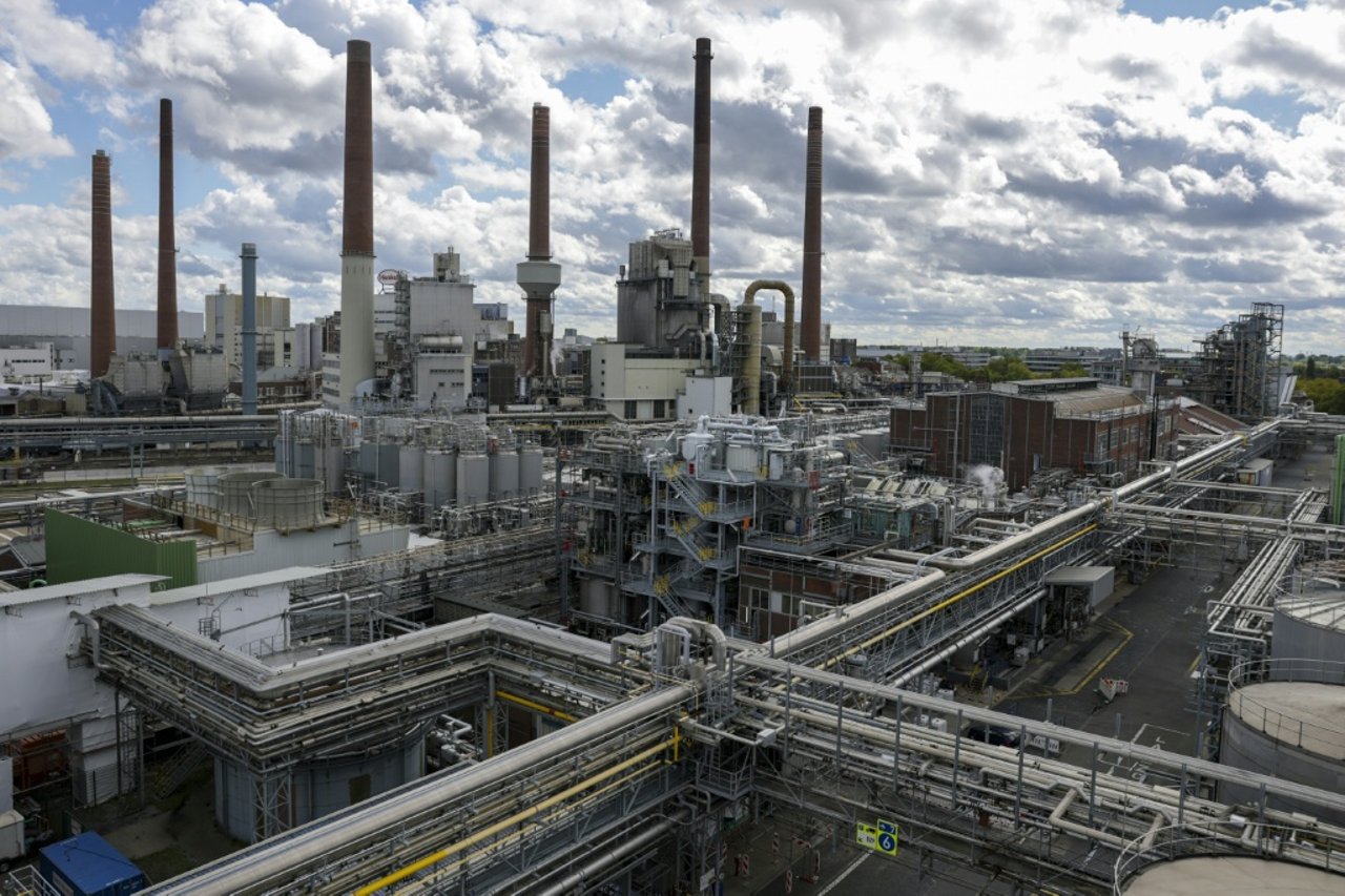 Germany’s Industrial Orders Fall for Fourth Month, Recovery Stalls