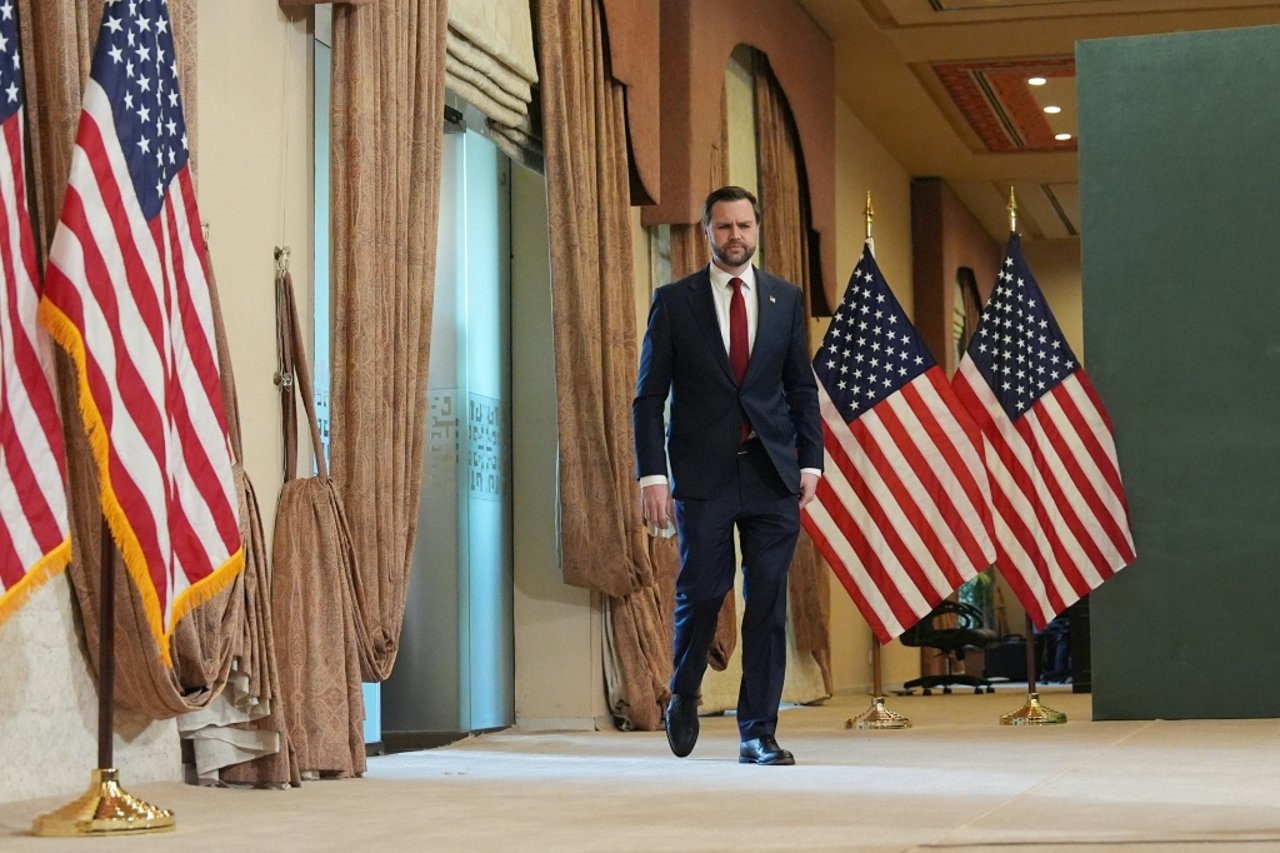US-Iran Talks Fail: VP Vance Issues Final Offer After 21-Hour Negotiations
