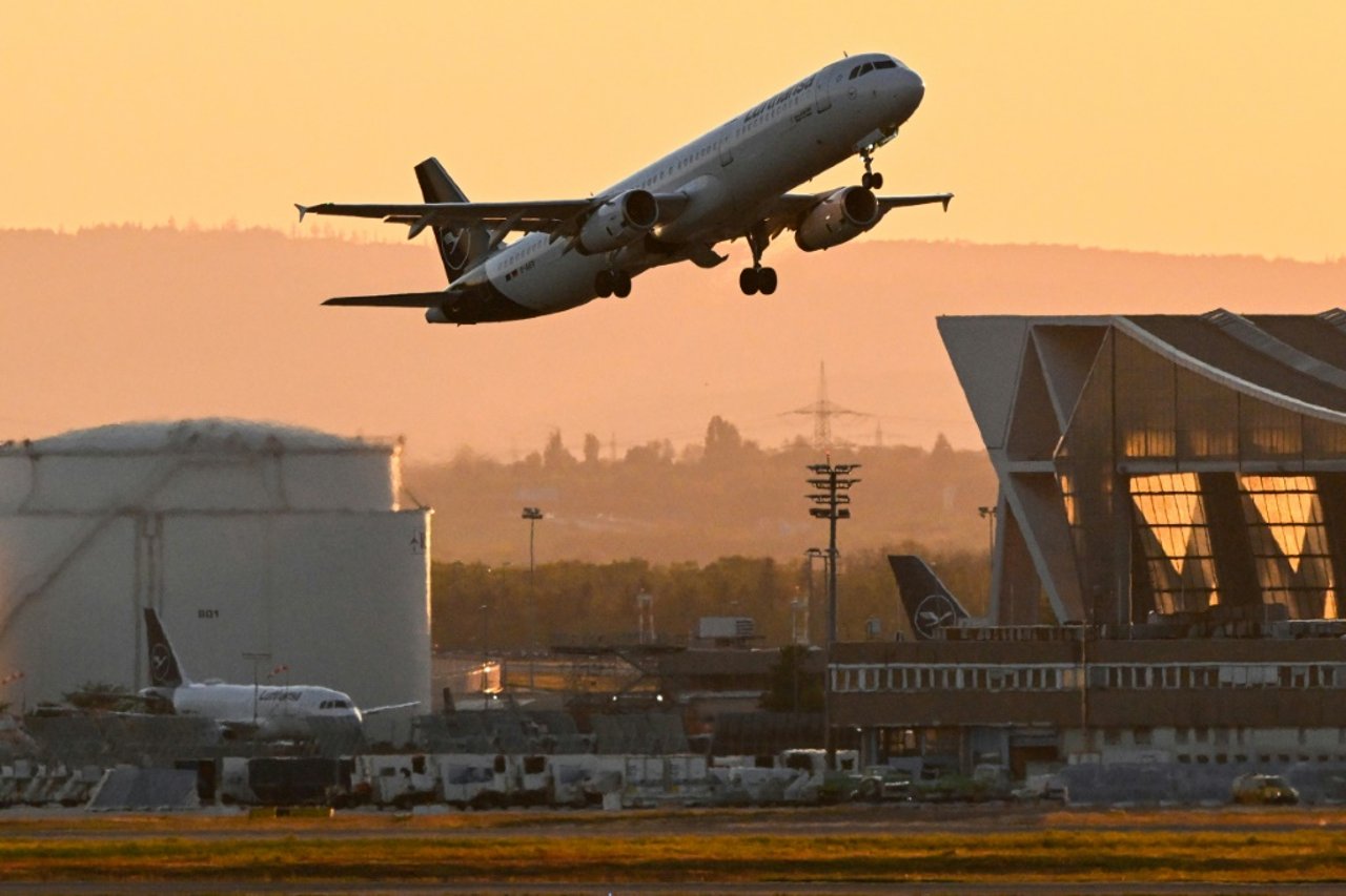 German Airline Lufthansa Plans 4,000 Job Cuts