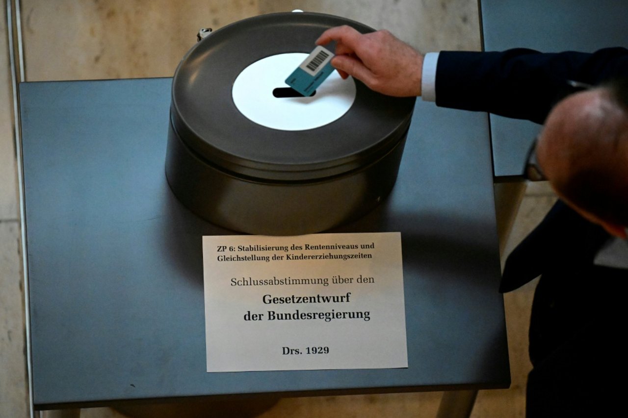 Bundestag Approves Germany’s Pension Package with Absolute Majority