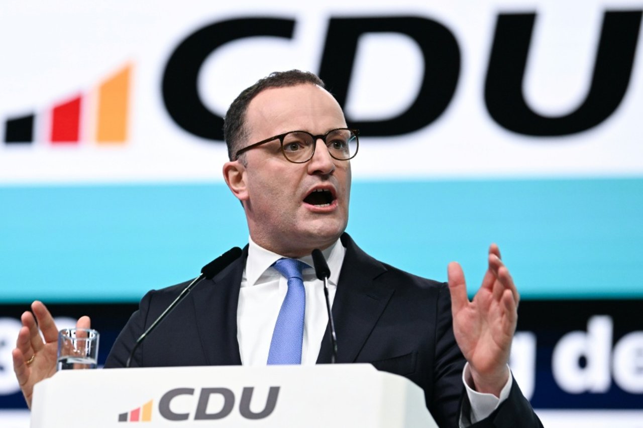Spahn Agrees to Parliamentary Allowance Freeze Amid Calls for Shared Sacrifice