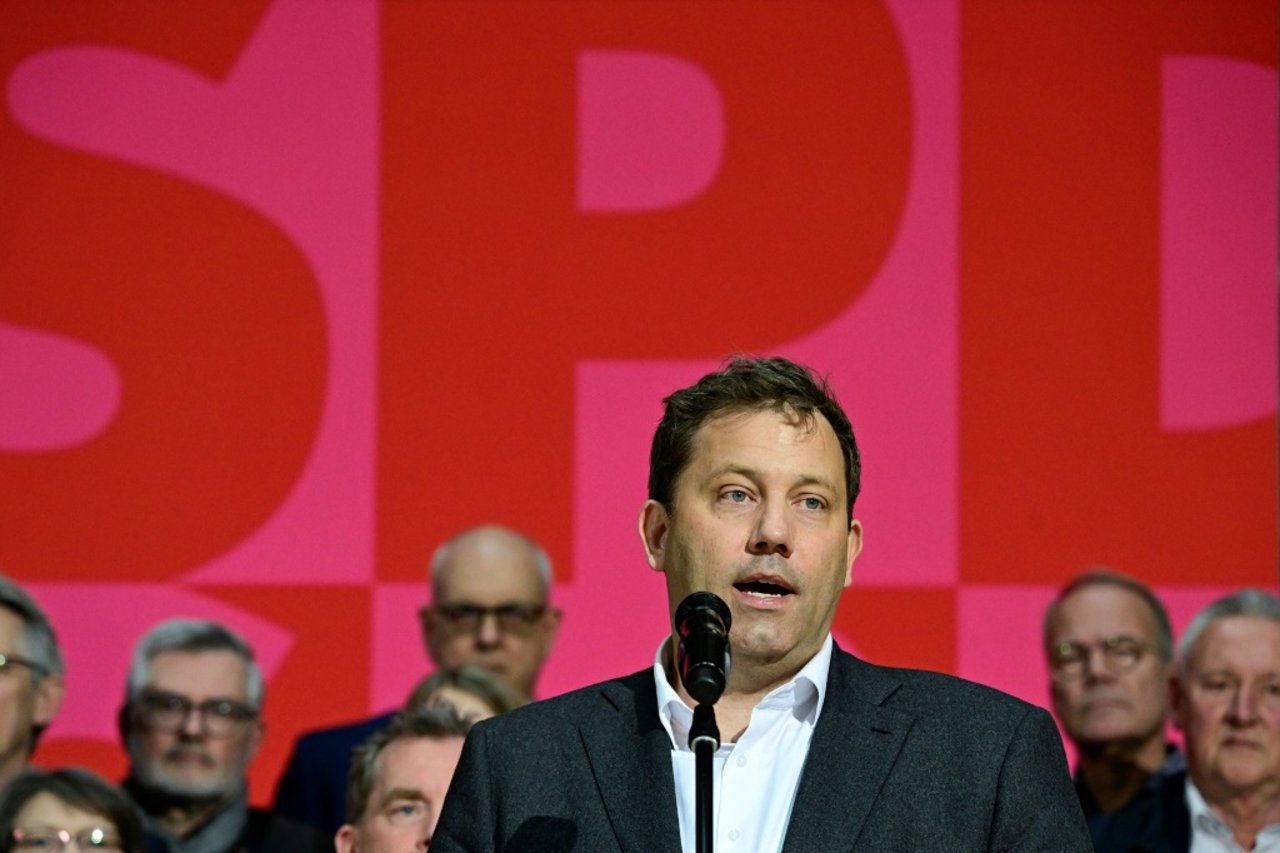 Klingbeil Calls for Further Relief Measures Over Surging Fuel Prices