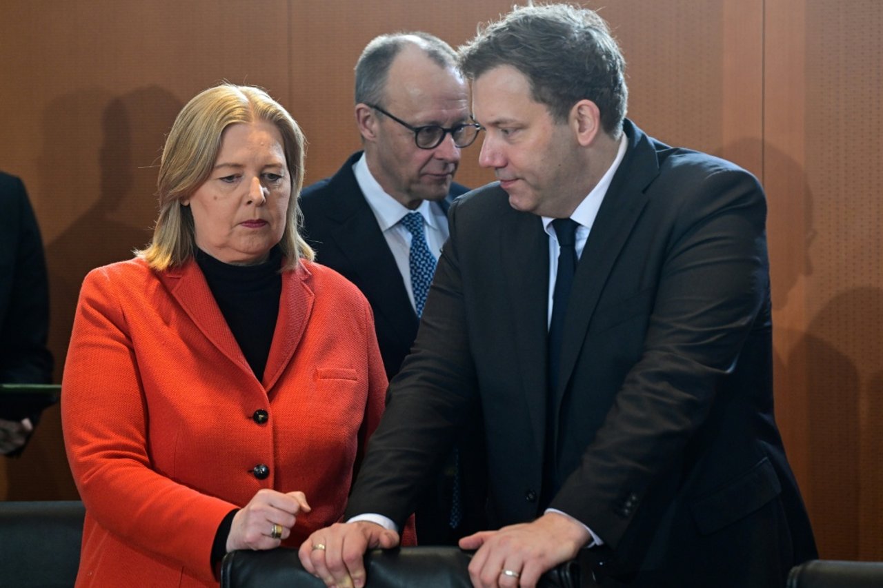Germany Debates Sick Pay Cuts to Tackle Europe's Highest Sick Rates