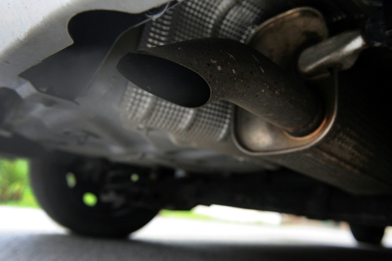 EU Eases 2035 Combustion Engine Ban to Boost Car Industry