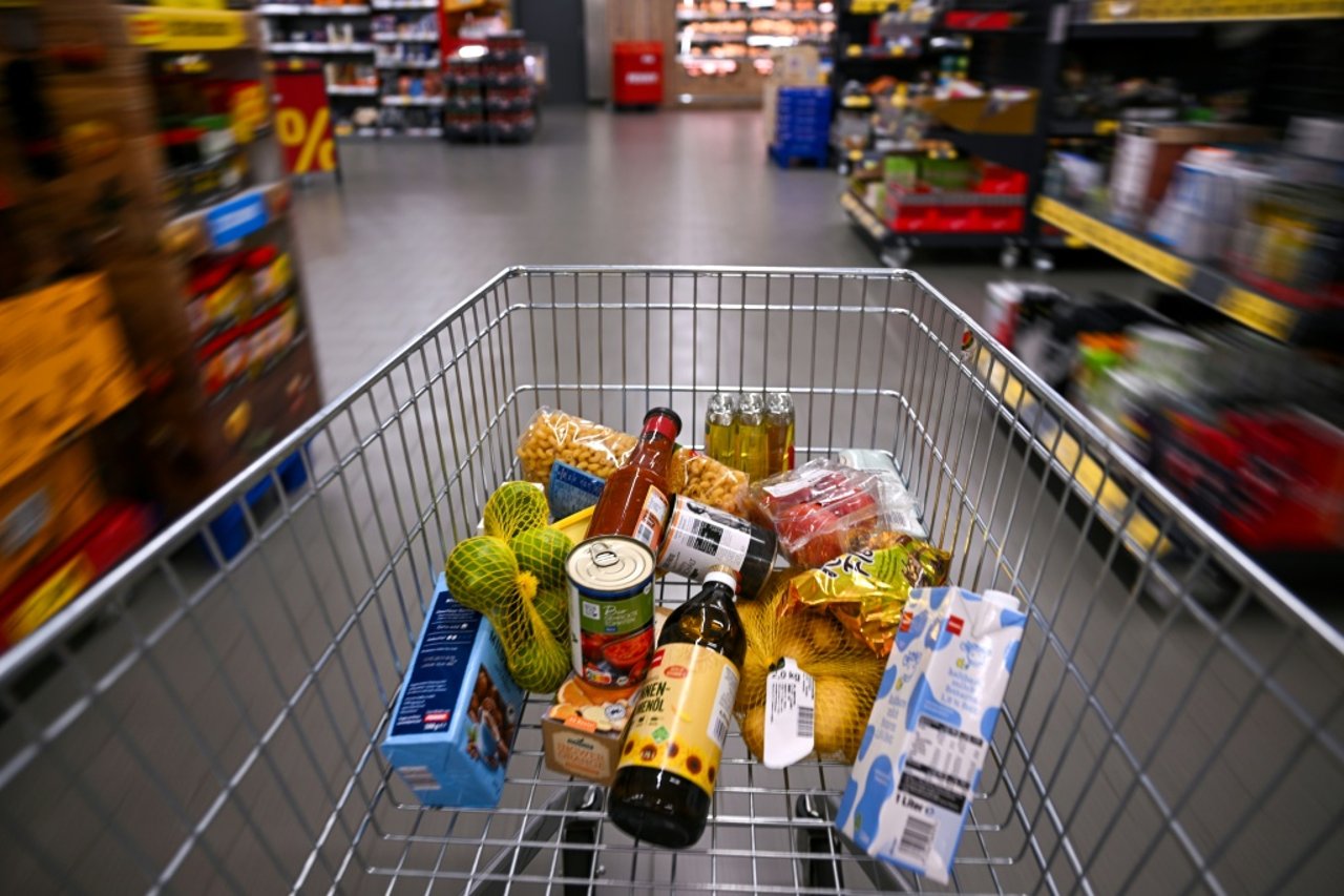 Inflation Rises to 2.1% in January as Food and Fuel Costs Surge