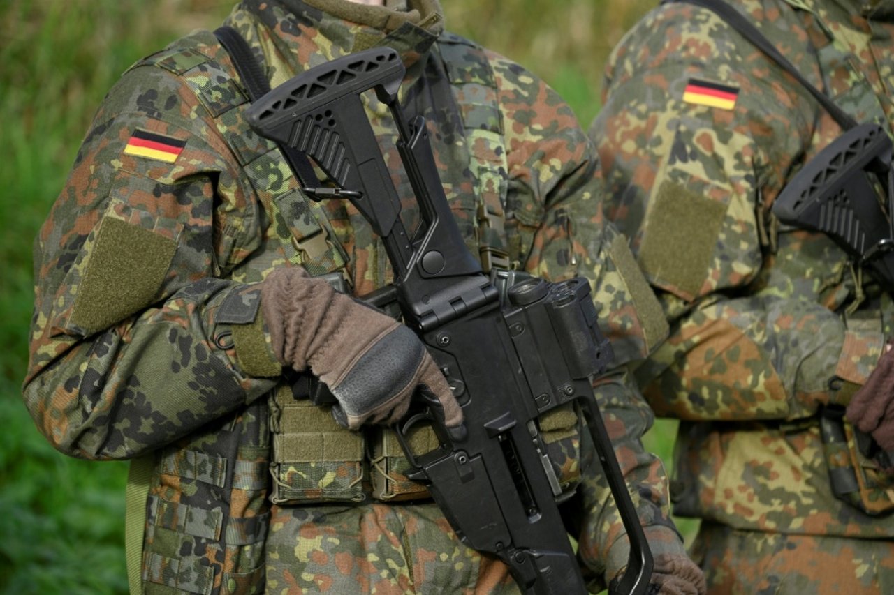 Extremist Incidents in Bundeswehr Undermine Efforts to Recruit Soldiers