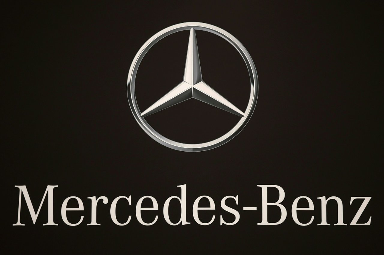 Mercedes-Benz Profit Falls as China Competition Intensifies