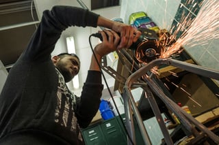 Bundesrat Backs Easier Residency Path for Integrated Refugees 