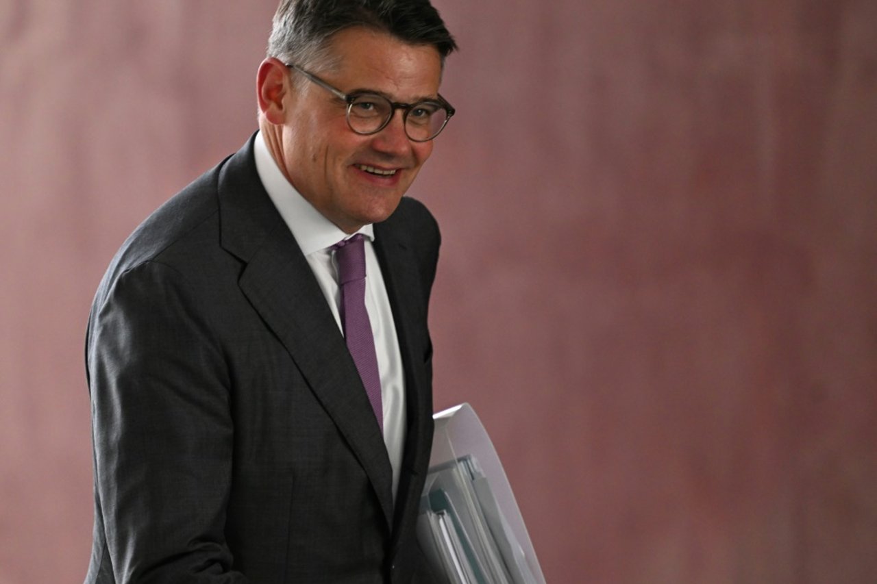 Hesse's Minister-President advocates for longer working weeks