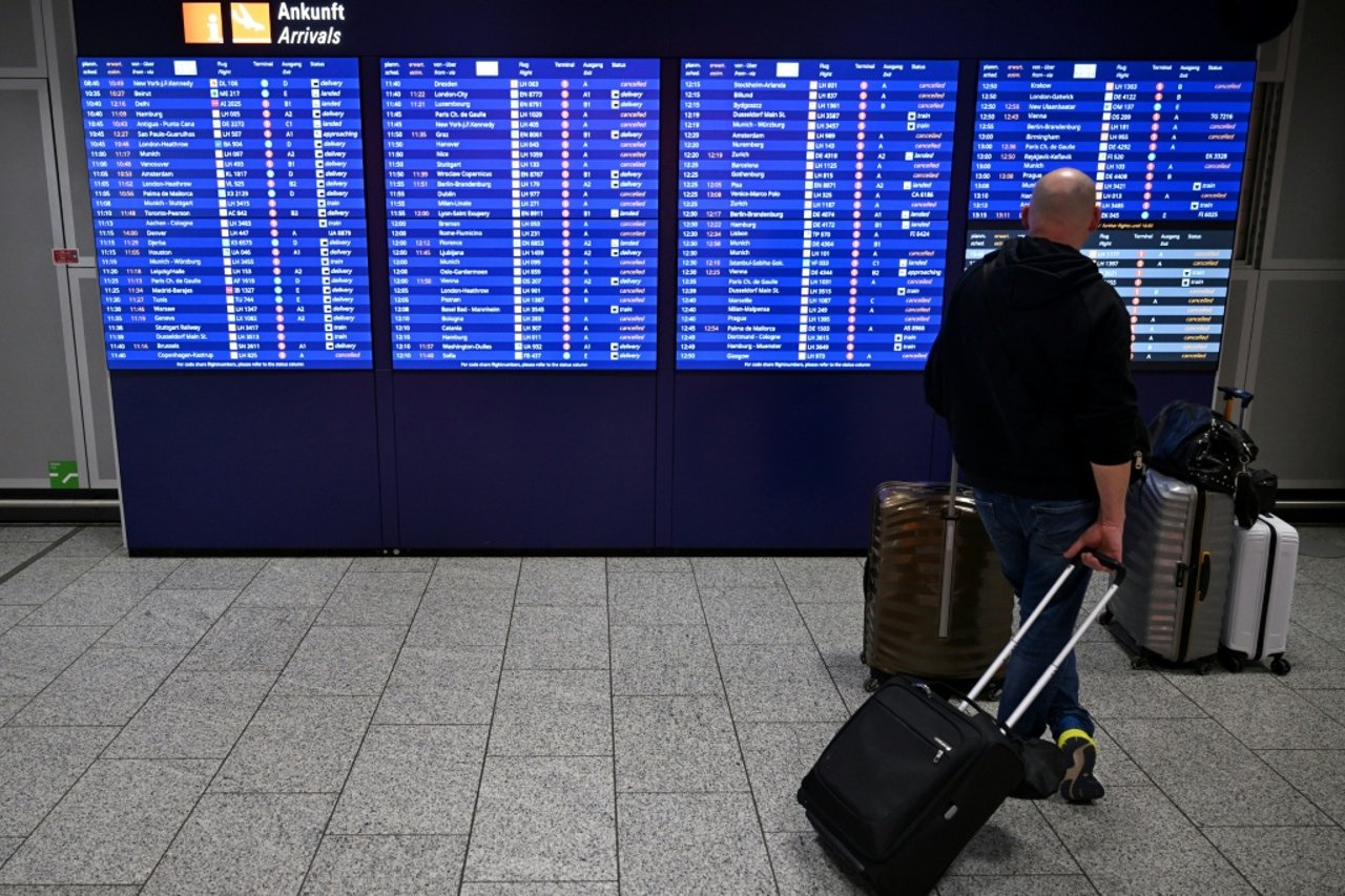 Germany Sees Massive Air Travel Drop in April From Strikes and Iran Conflict