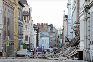 Görlitz Building Collapse: Search Continues for Three Missing