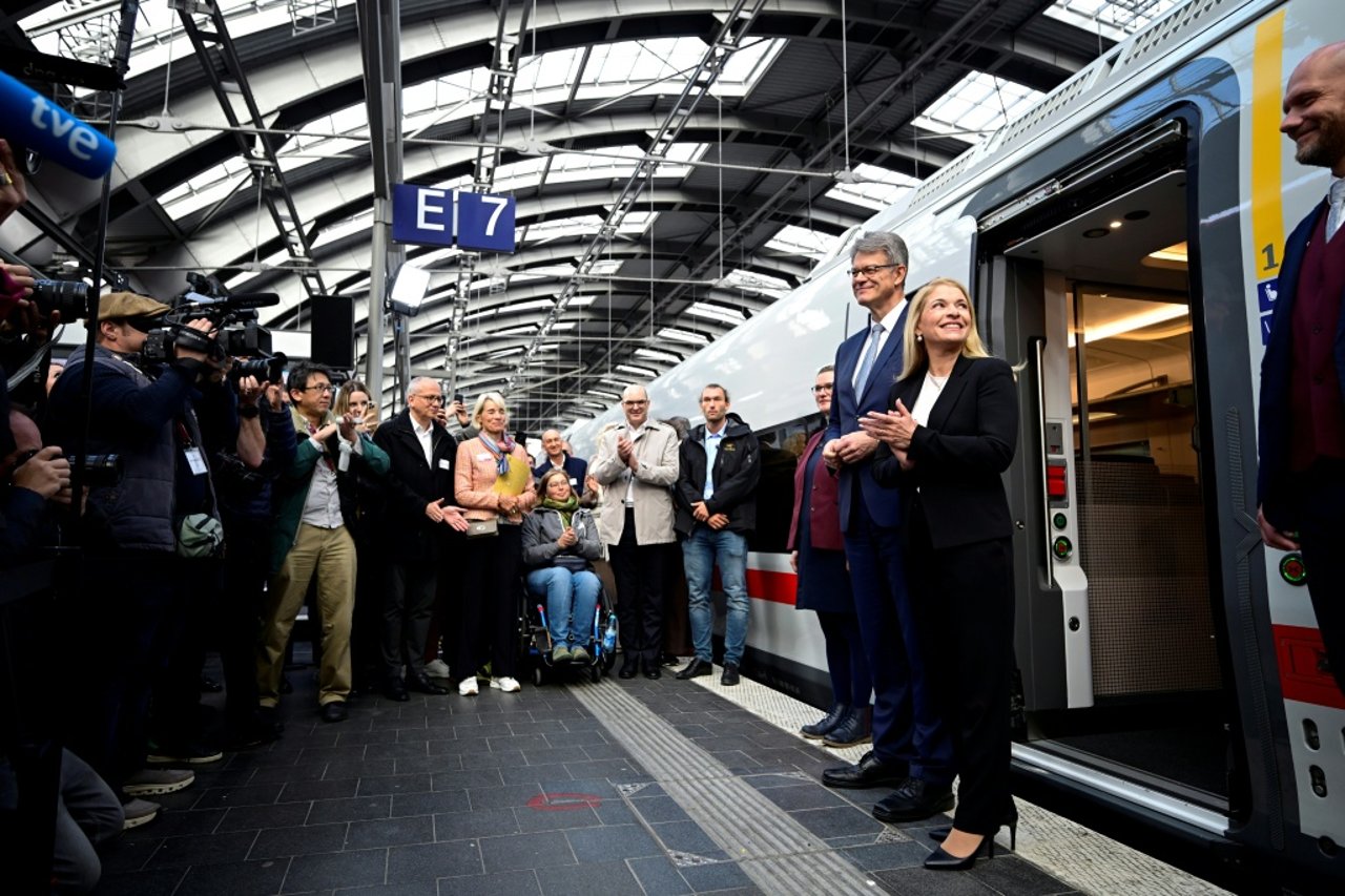Deutsche Bahn Unveils New ICE L with Step-Free Access