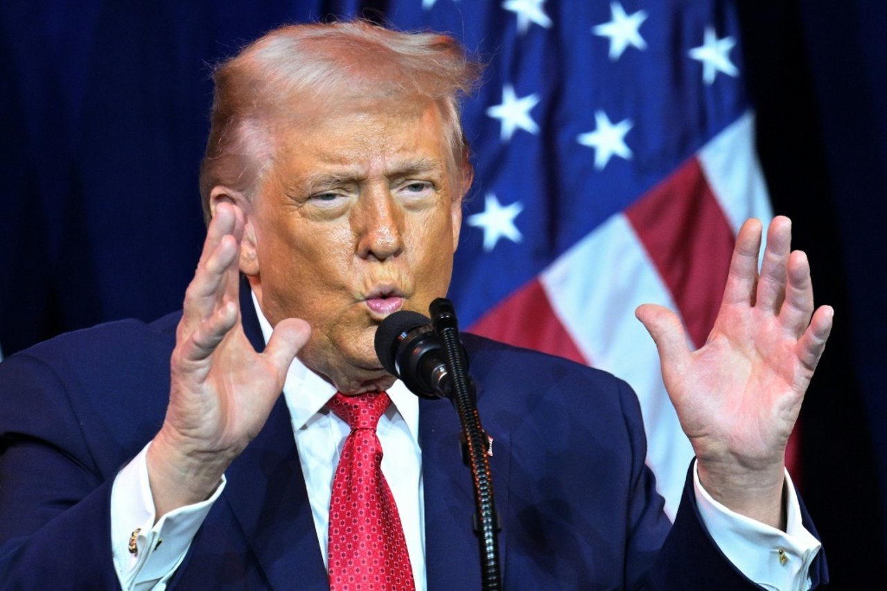 Trump weighs military option to acquire Greenland