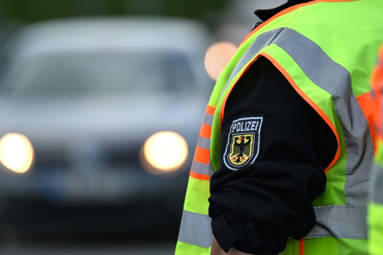 Dobrindt Rejects Calls to Lift Germany's Border Checks