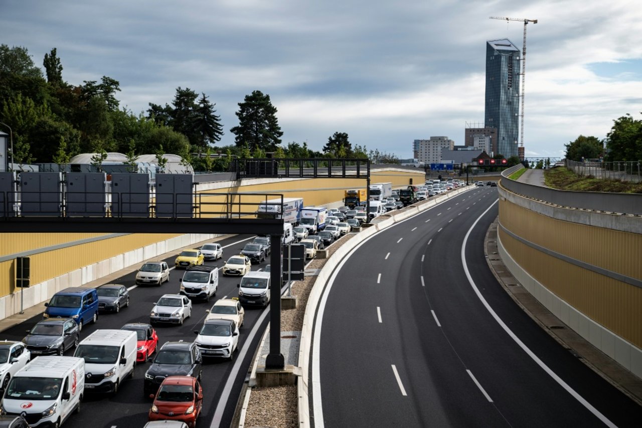 Verdi Calls Nationwide Autobahn Strike, Elbtunnel Affected