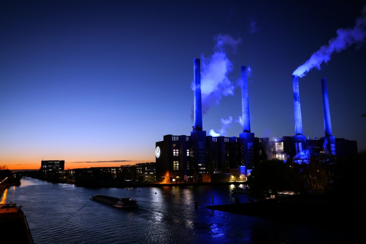 Germany business morale falls as hopes for revival dim