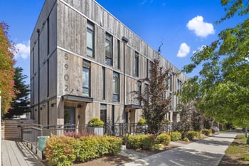 the building in which the hotel is located