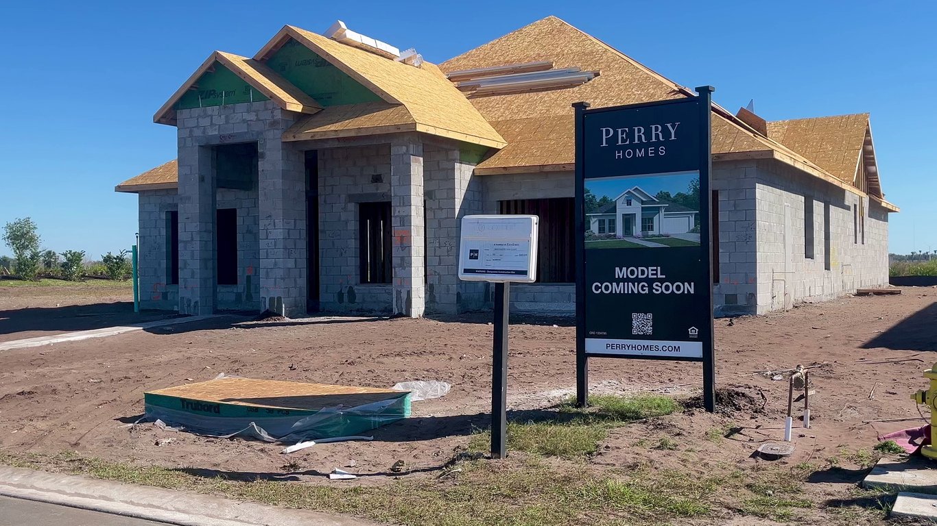 Perry Homes Saddlestone lakewood ranch at Star Farms