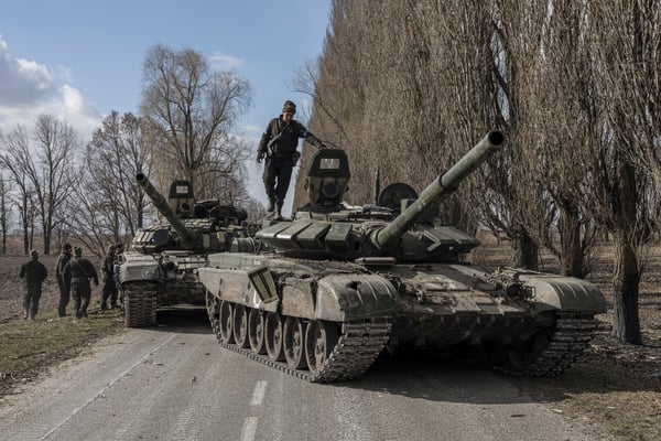 Russian military forces advance in Ukraine as conflict reaches day 1400 with significant territorial gains