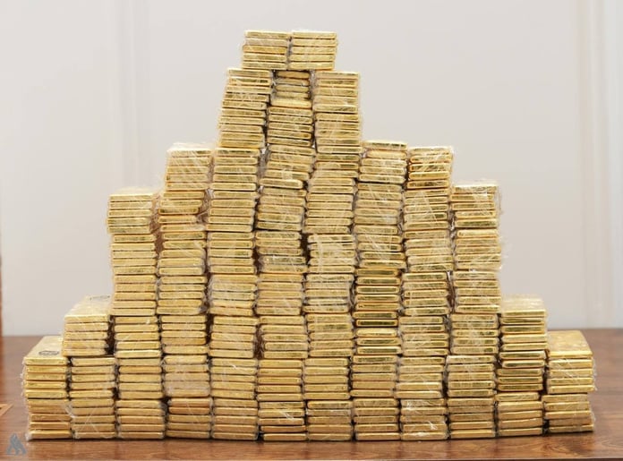 Iraqi authorities display 375 kilograms of seized gold linked to former Deputy Oil Minister Adnan Al-Jumaili