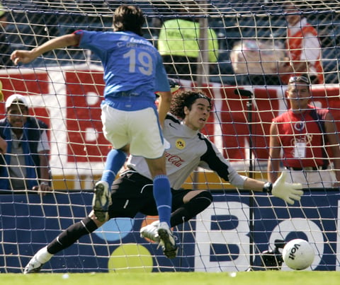 Guillermo Ochoa in his early Club America career circa 2005